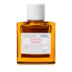 Eau De Toilette Λουλουδάτο, Chypre Θηλυκό, κομψό και αέρινο άρωμα με ντελικάτες νότες από τριαντάφυλλο, γιασεμί και white musk. Παιδική, γλυκιά, απαλή μυρωδιά με θολές νότες από ηλιοτρόπιο. Συμβολισμός: Η κίτρινη μιμόζα είναι ένα από τα πιο χρησιμοποιημένα λουλούδια στον τομέα του συμβολισμού, με μια λεπτή εκλεπτυσμένη μυρωδιά. Το λουλούδι της ακτινοβολεί και αντιπροσωπεύει απόλυτα φυσικά τον Ήλιο.