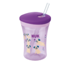 Nuk Action Cup Ποτηράκι με Καλαμάκι και Βιδωτό Καπάκι 12+m, 230ml Kατάλληλο για παιδιά από 12 μηνών και άνω Μαλακό καλαμάκι, απαλό με τον ουρανίσκο και τα ούλα Το βιδωτό καπάκι προστατεύει το καλαμάκι κατά τη μετακίνηση Κατασκευασμένο από ανθεκτικό πλαστικό πολυπροπυλενίου (PP), χωρίς BPA (BPA free) Σειρά NUK Evolution Cup, σε διάφορα χρώματα ΣΗΜΕΙΩΣΗ: Το προϊόν διατίθεται σε διάφορα χρώματα. Τα σχέδια είναι ενδεικτικά και υπάρχει περίπτωση να αλλάξουν. Εάν έχετε κάποια ιδιαίτερη προτίμηση σε συγκεκριμένο χρώμα παρακαλούμε να το σημειώσετε στη φόρμα παραγγελίας σας κι εμείς θα προσπαθήσουμε ανάλογα πάντα και με τη διαθεσιμότητα του προϊόντος να σας εξυπηρετήσουμε όσο το δυνατόν καλύτερα!