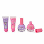 Martinelia Super Girl Nail Polish & Lip Gloss Bag by FOLIA COSMETICS – παιδικό σετ που περιλαμβάνει 2 υδατοδιαλυτά βερνίκια νυχιών, 2 Shimmer Lip Gloss που περιποιούνται απαλά τα χείλη τους χαρίζοντάς τους λάμψη και μία κασετίνα μολυβιών.